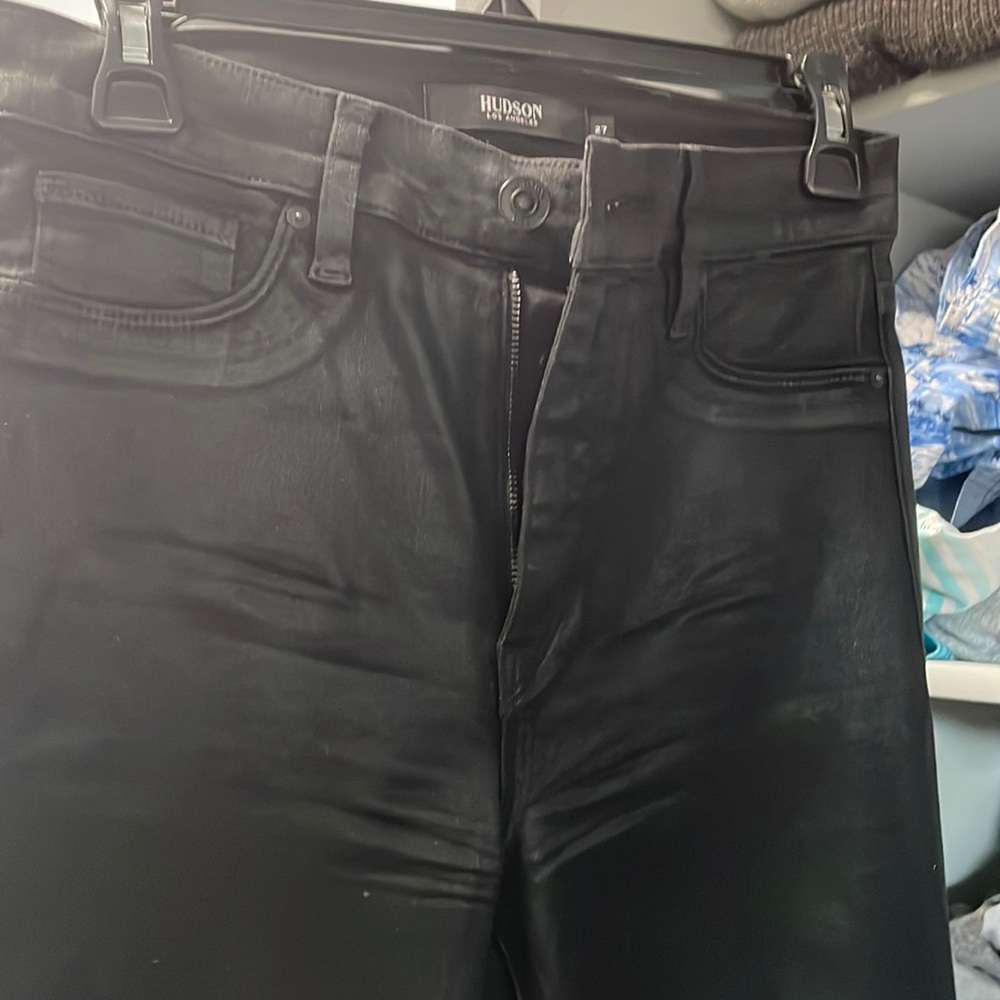 Waxy shiny black color